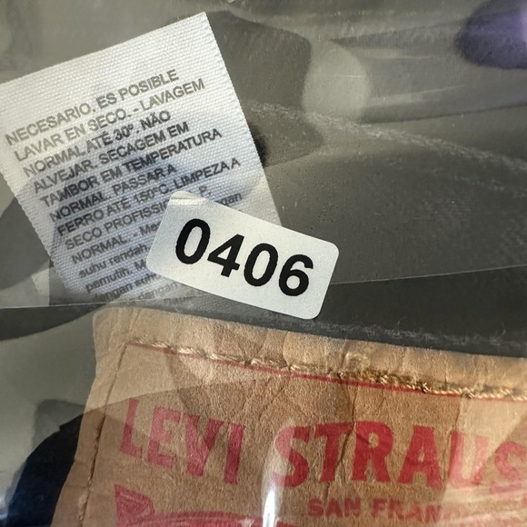 Levis 501 Jeans Mens 31x30 Black Button Fly Straight Leg Denim‎ Classic Original - Picture 16 of 16